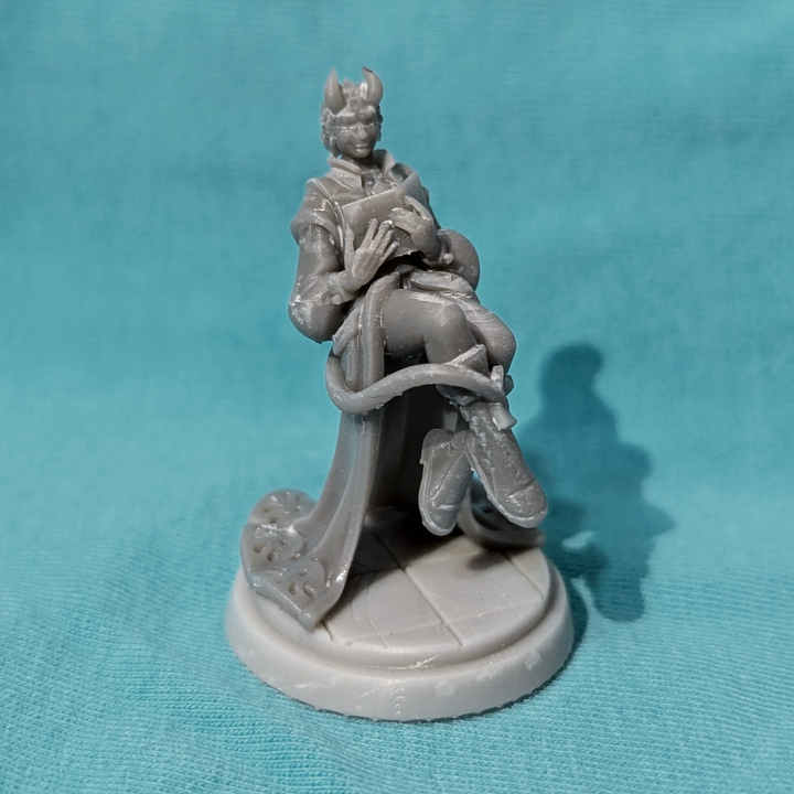 3D Printable Mr Avery, a majestic tiefling poet by Awkward Penguin's Minis